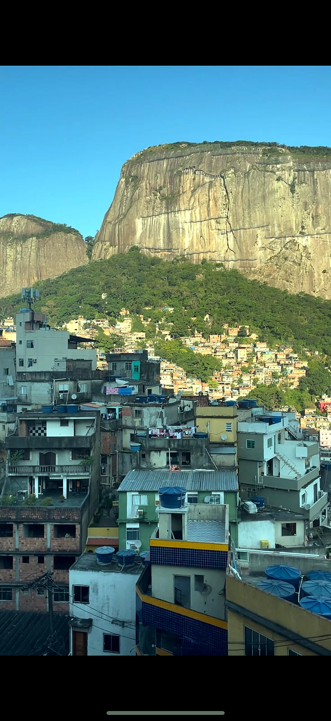 Vista da Rocinha e montanhas do Rio